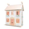 Doll house including furniture New Classic Toys